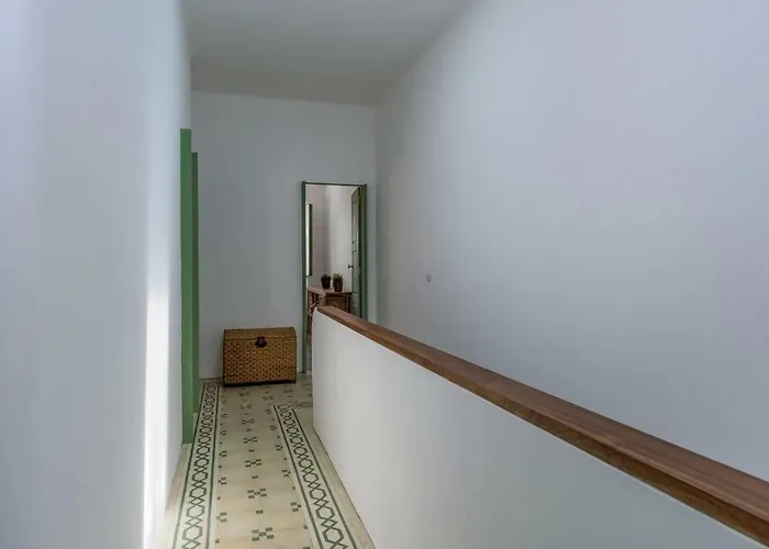 Flh Real Santo António Family House *